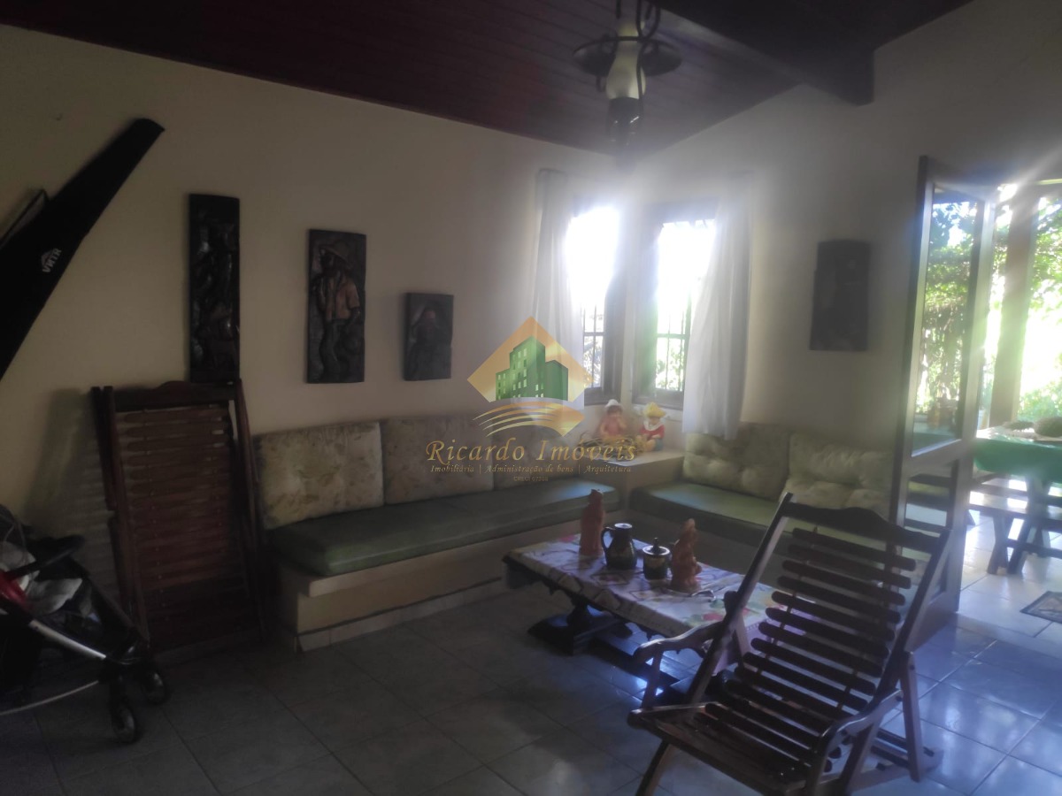 Casa com 2 dormitorios boa localização