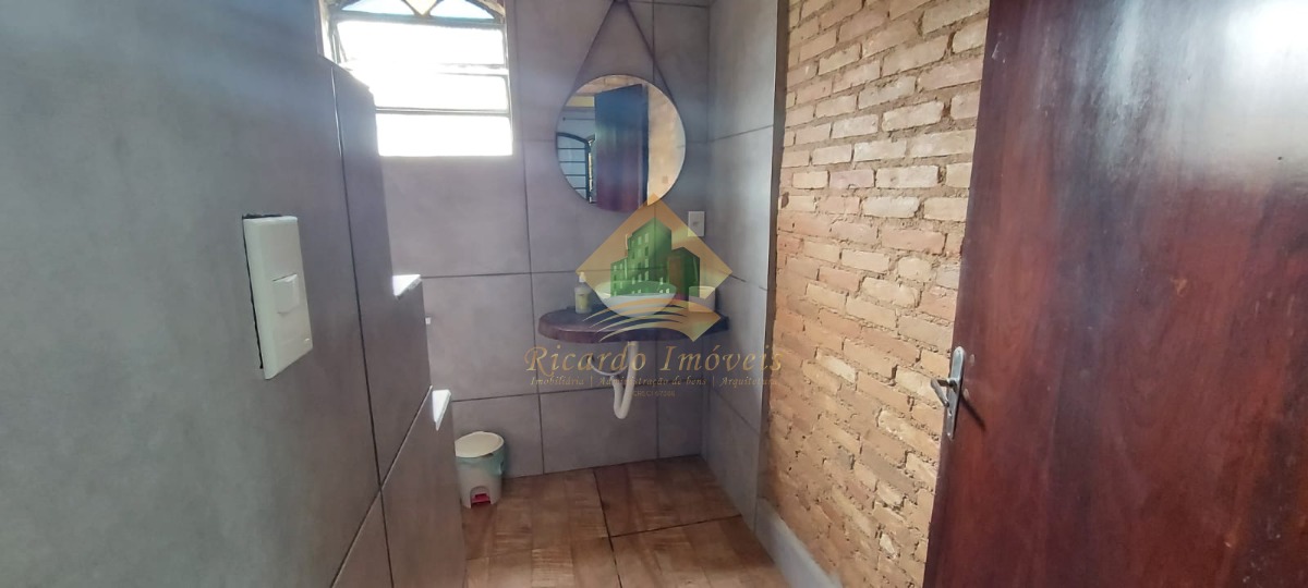 Casa com Edícula no Itaguá