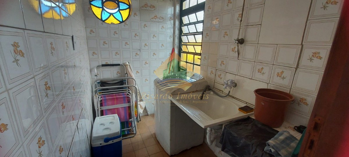 Casa com Edícula no Itaguá