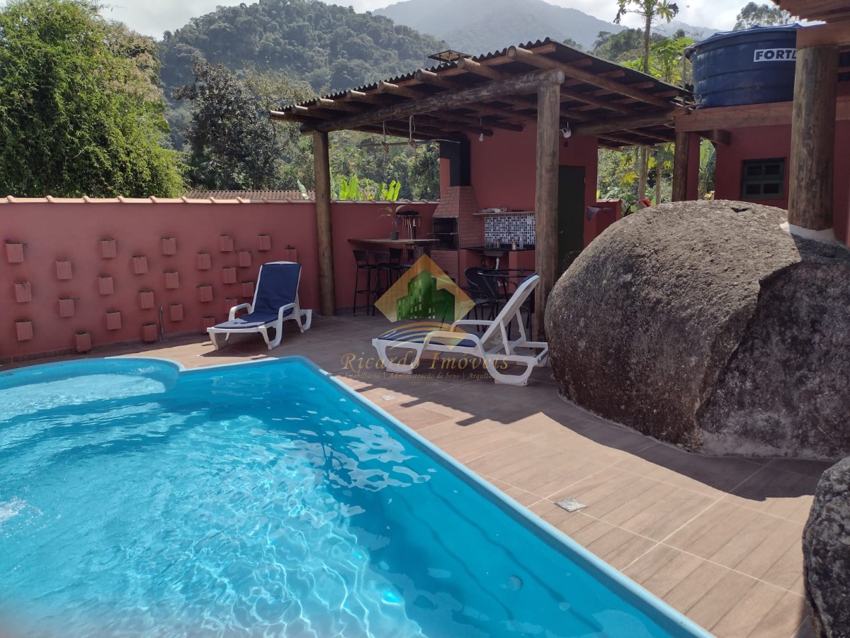Linda casa no Sertão do Ubatumirim