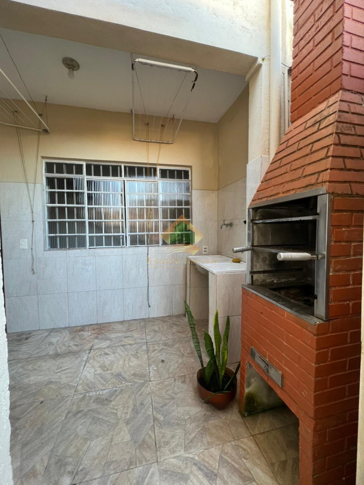 Excelente sobrado no Perequê-Açu, próximo da praia