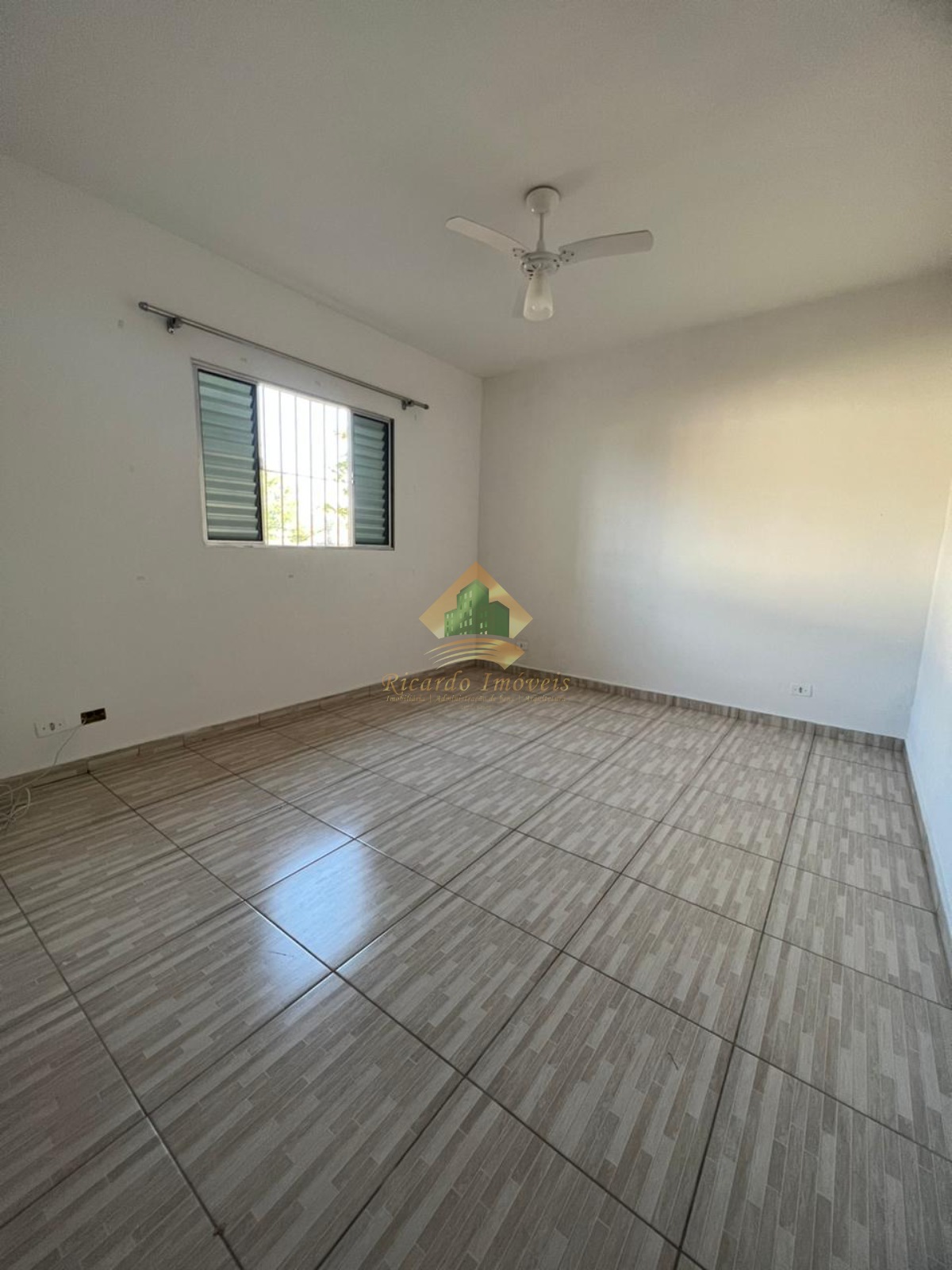 Excelente sobrado no Perequê-Açu, próximo da praia
