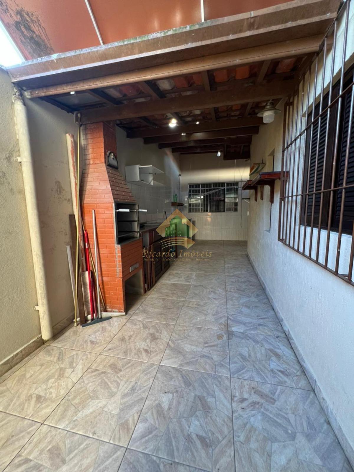 Excelente sobrado no Perequê-Açu, próximo da praia