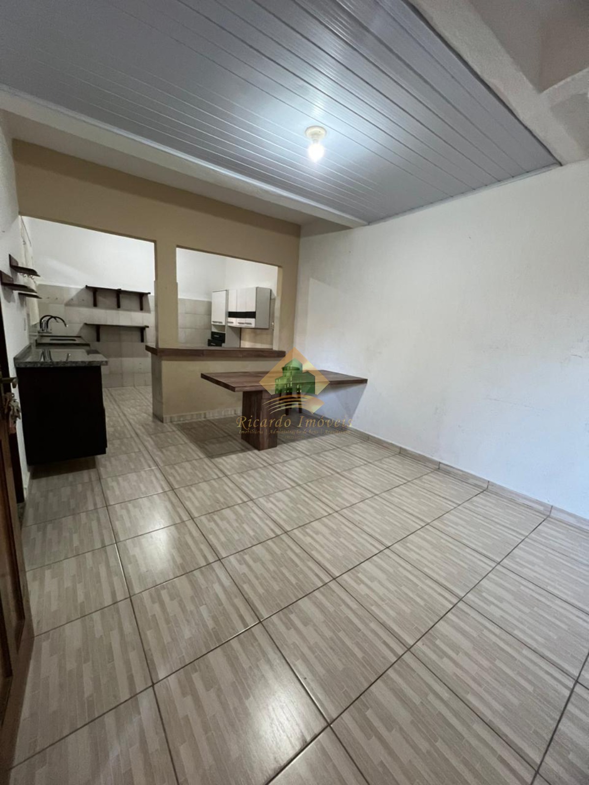 Excelente sobrado no Perequê-Açu, próximo da praia