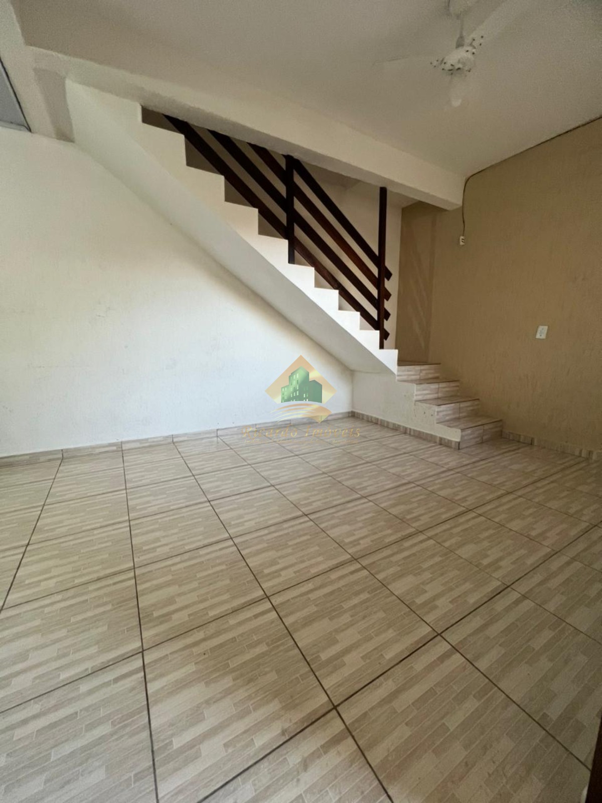 Excelente sobrado no Perequê-Açu, próximo da praia