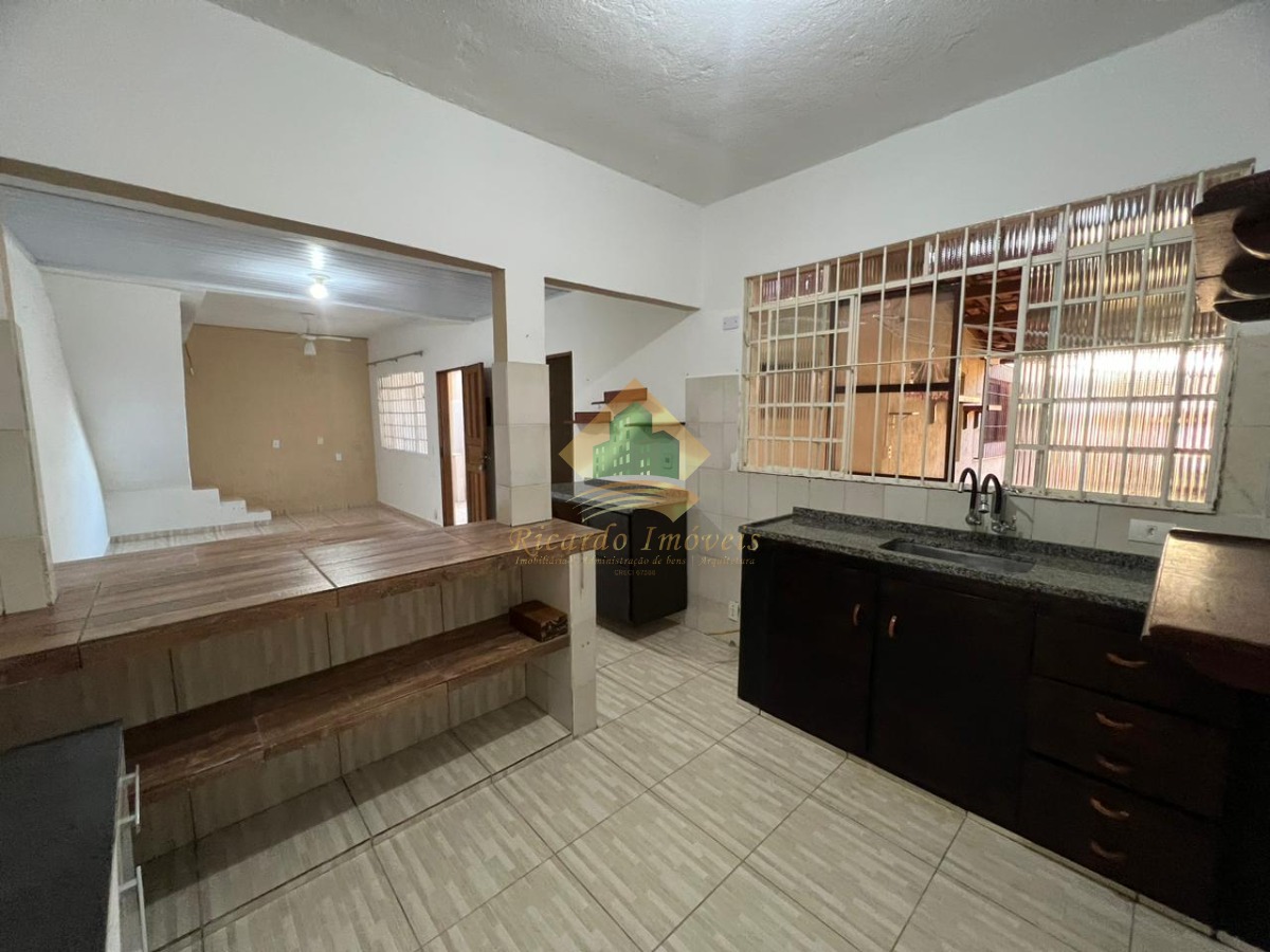 Excelente sobrado no Perequê-Açu, próximo da praia