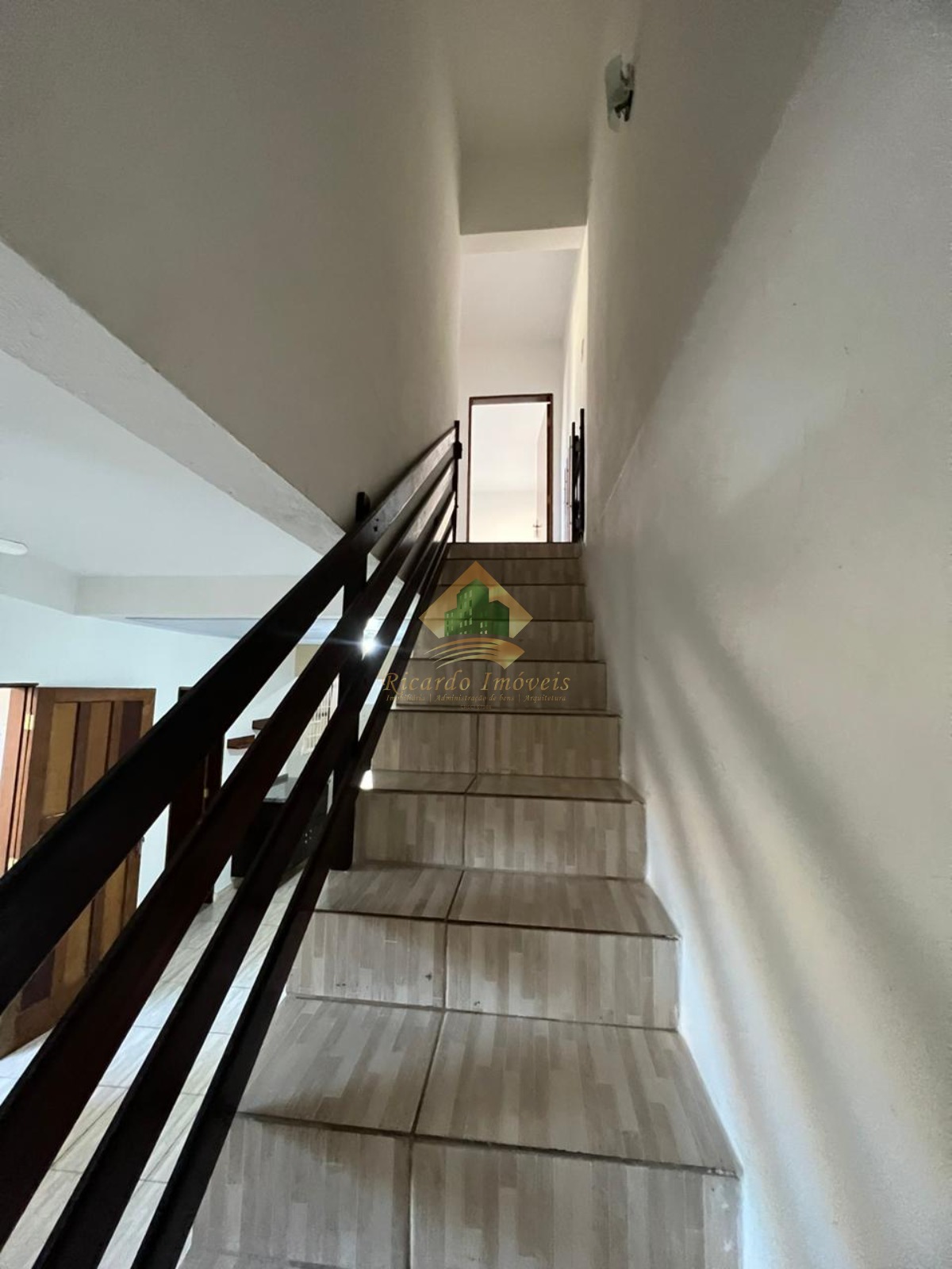 Excelente sobrado no Perequê-Açu, próximo da praia