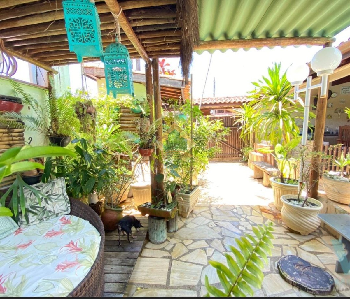 Belíssima casa em condomínio no horto florestal.