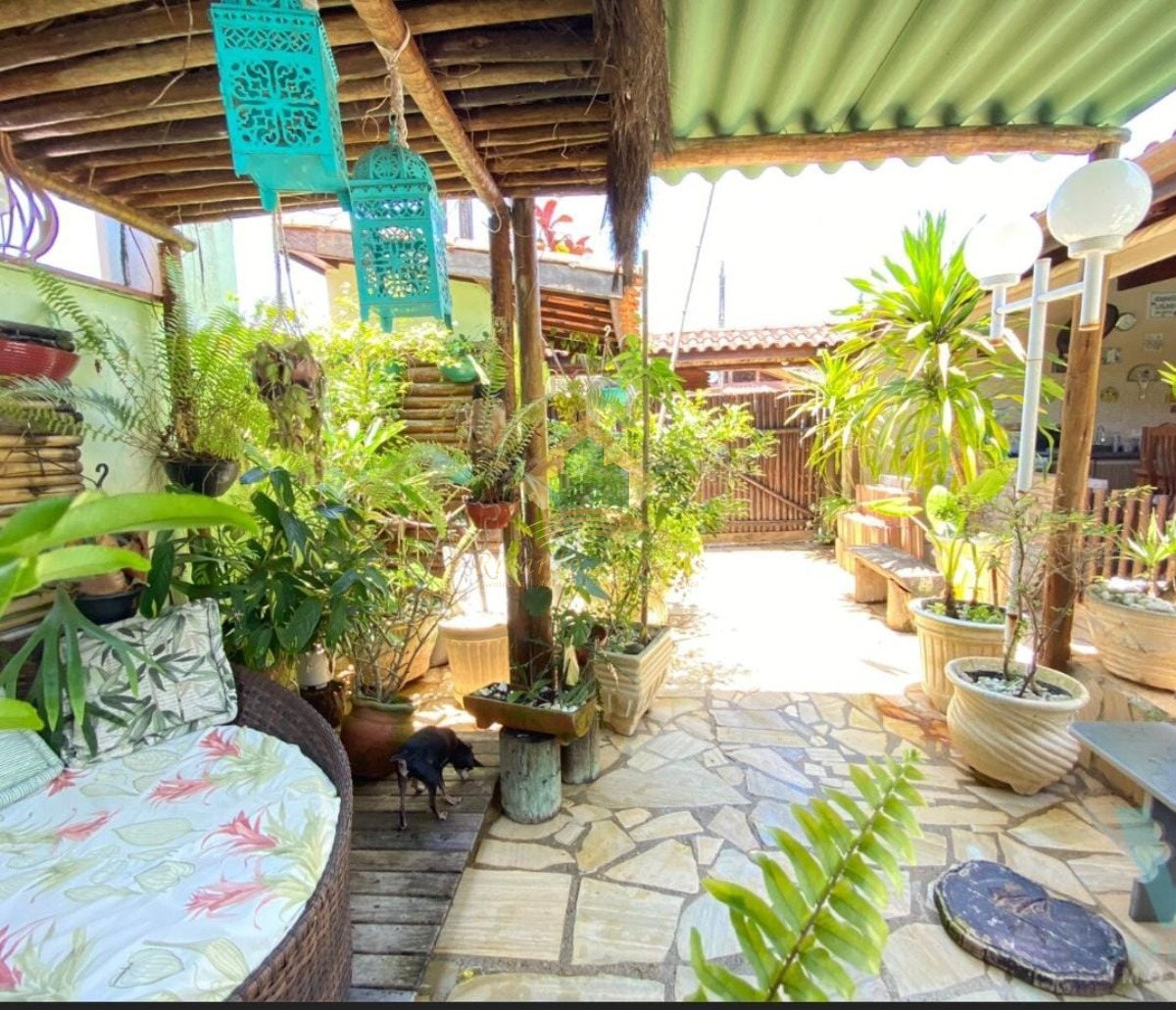 Belíssima casa em condomínio no horto florestal.