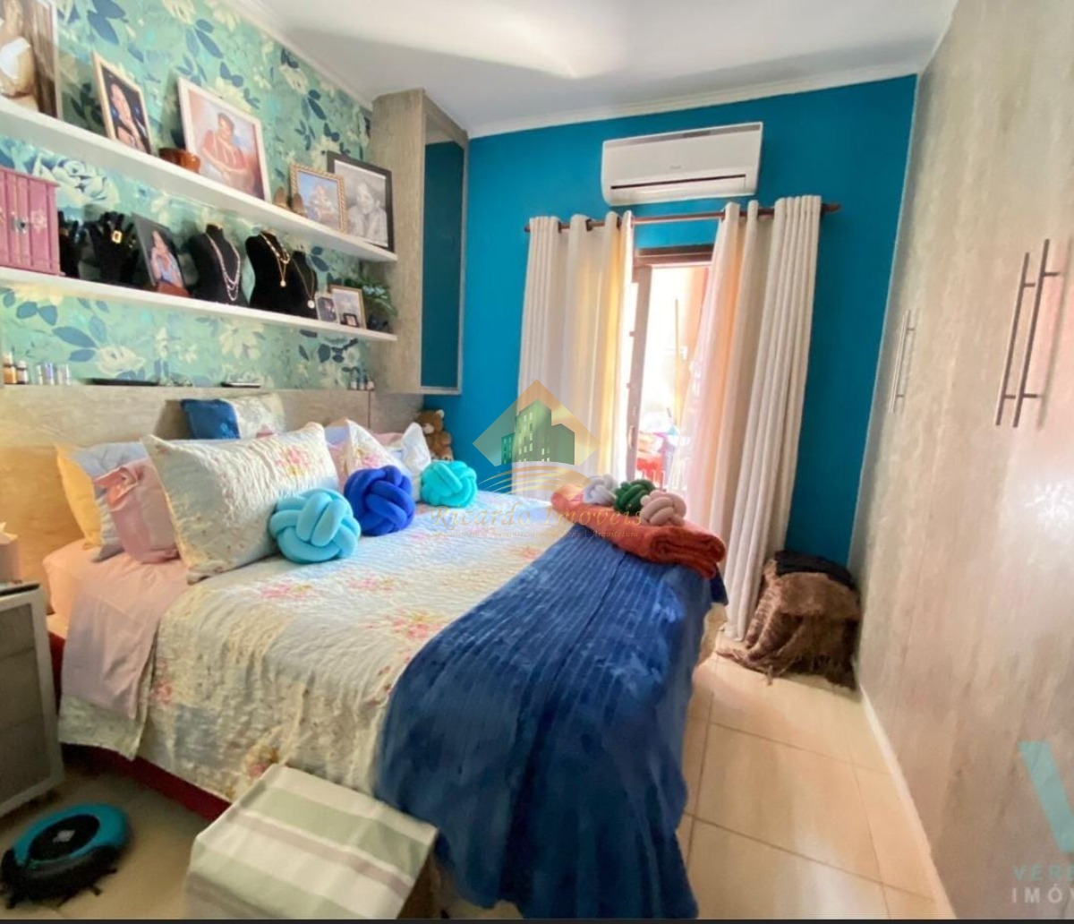 Belíssima casa em condomínio no horto florestal.
