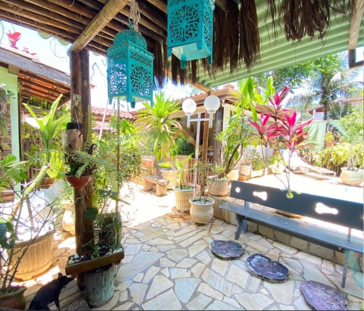 Belíssima casa em condomínio no horto florestal.