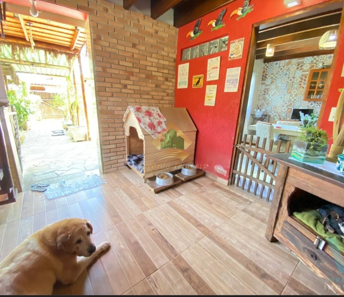 Belíssima casa em condomínio no horto florestal.
