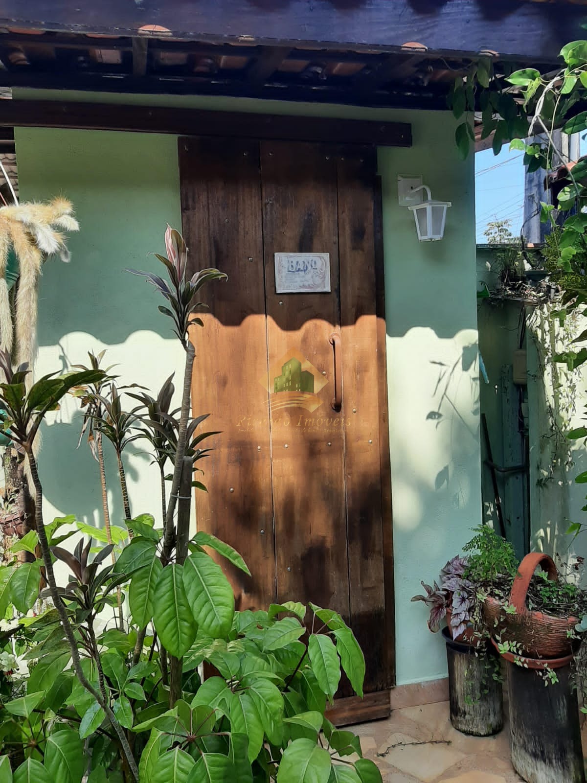 Belíssima casa em condomínio no horto florestal.