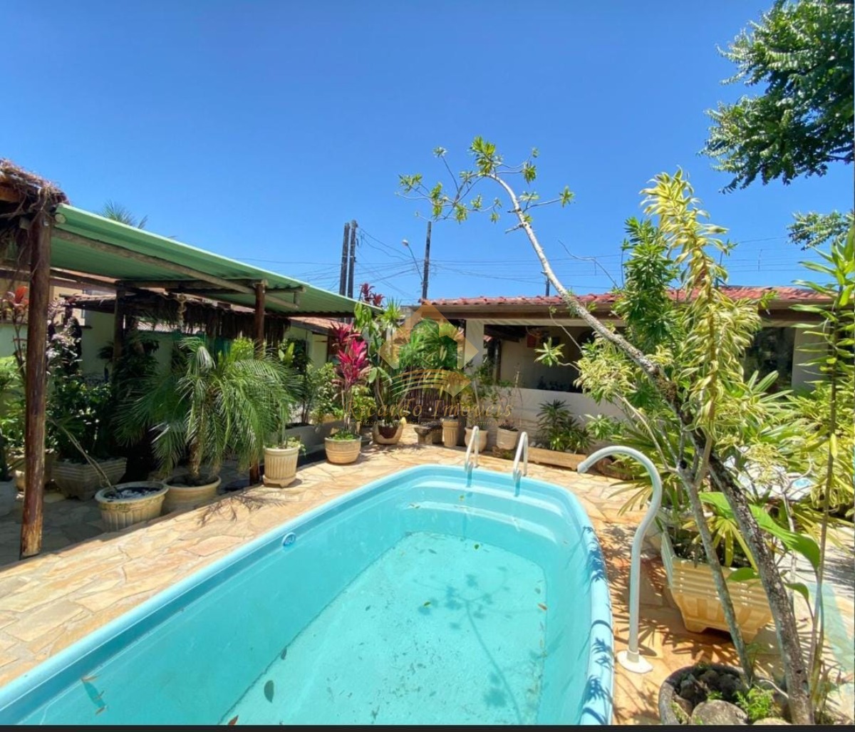 Belíssima casa em condomínio no horto florestal.