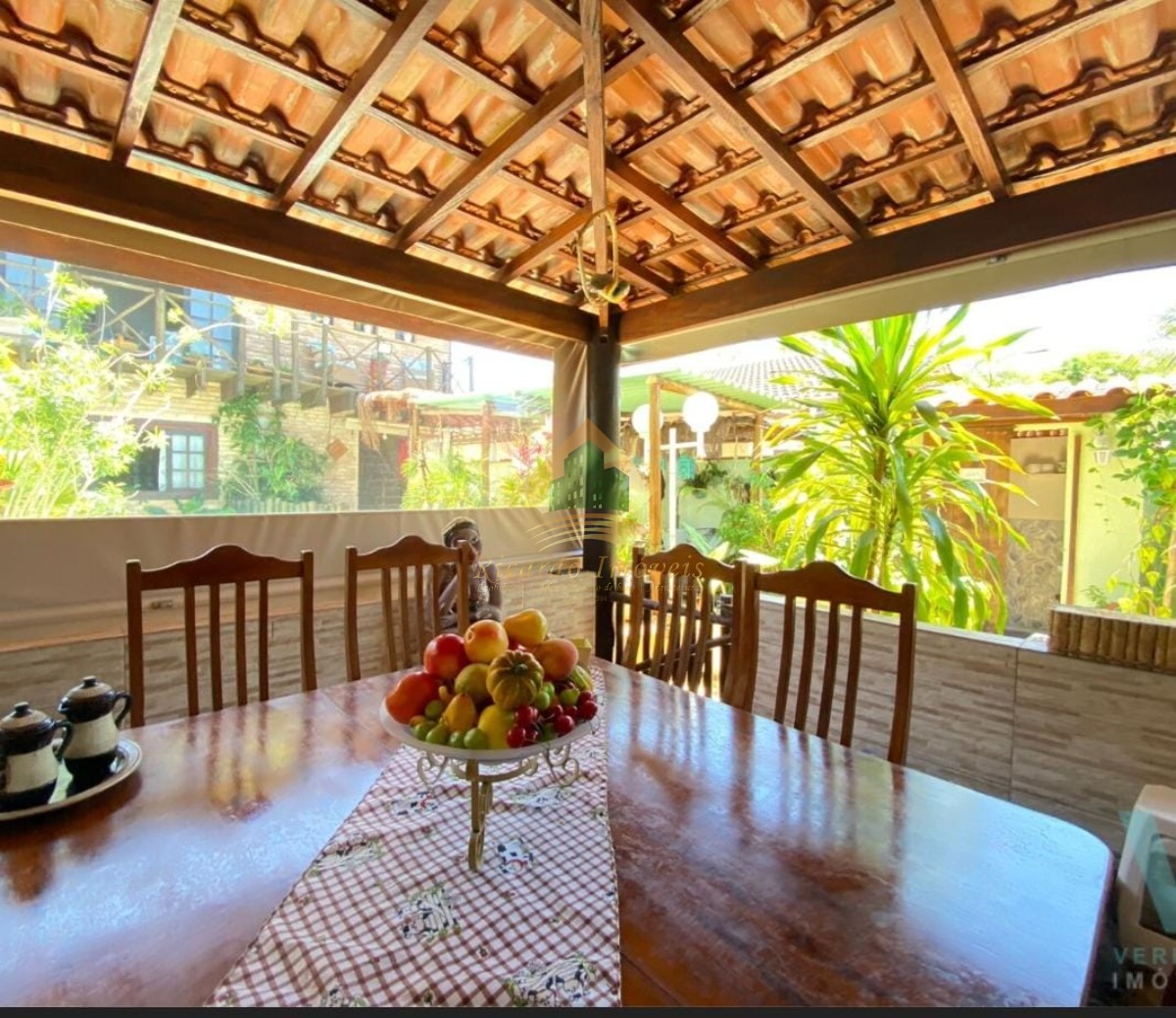 Belíssima casa em condomínio no horto florestal.