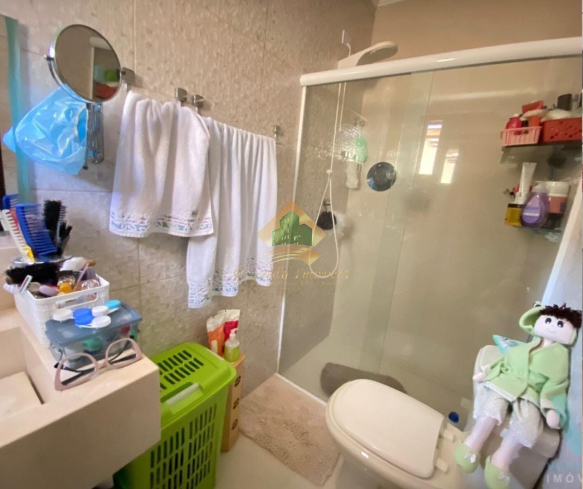 Belíssima casa em condomínio no horto florestal.