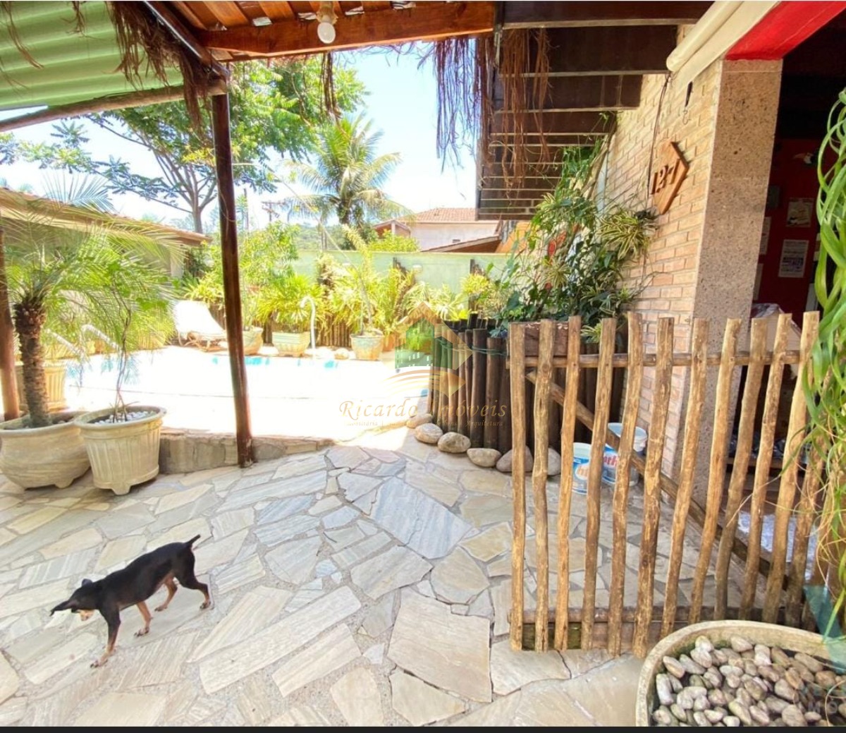 Belíssima casa em condomínio no horto florestal.