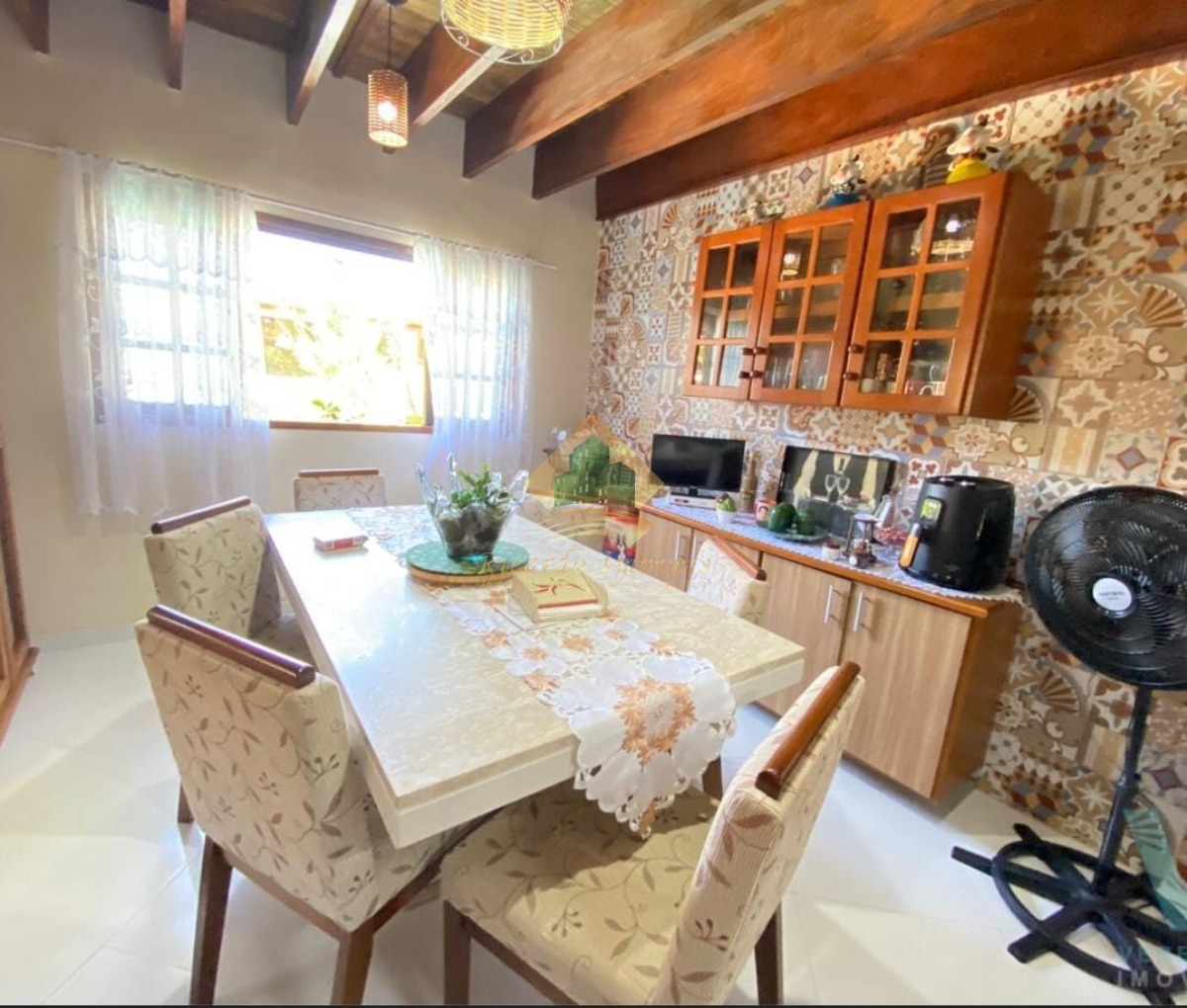 Belíssima casa em condomínio no horto florestal.