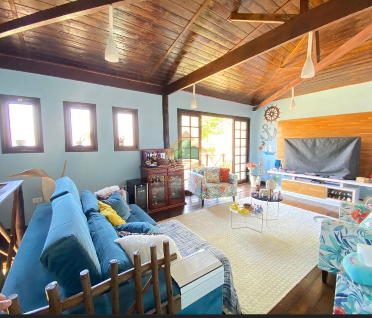 Belíssima casa em condomínio no horto florestal.