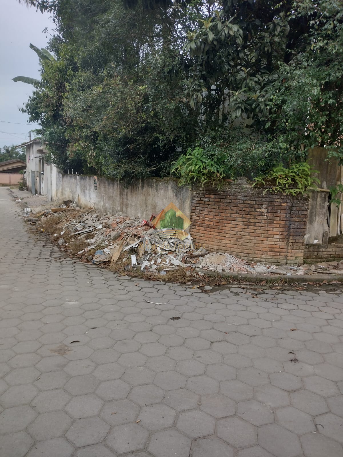 Terreno bem localizado próximo ao fórum.