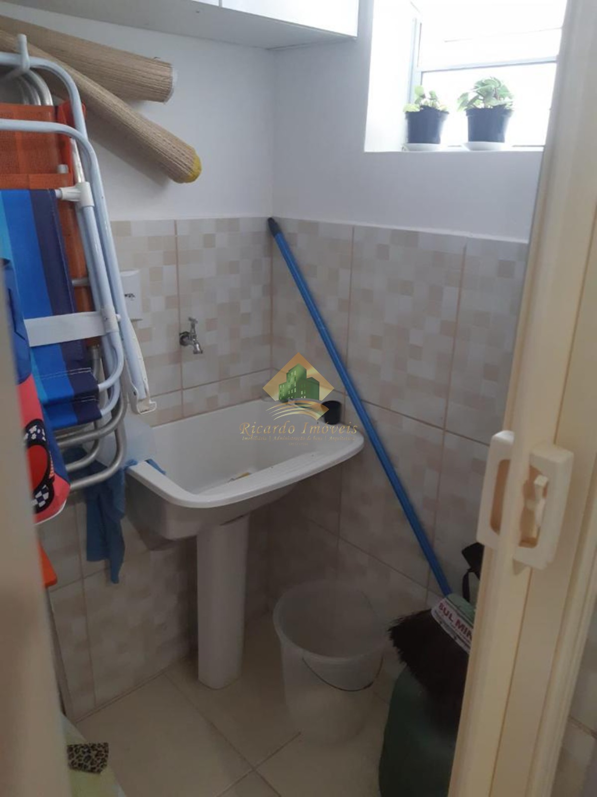 Apartamento de 2 dormitórios entre o itaguá e ténorio