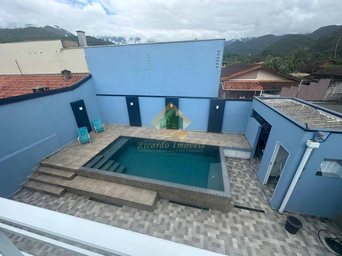Linda casa em condomínio fechado