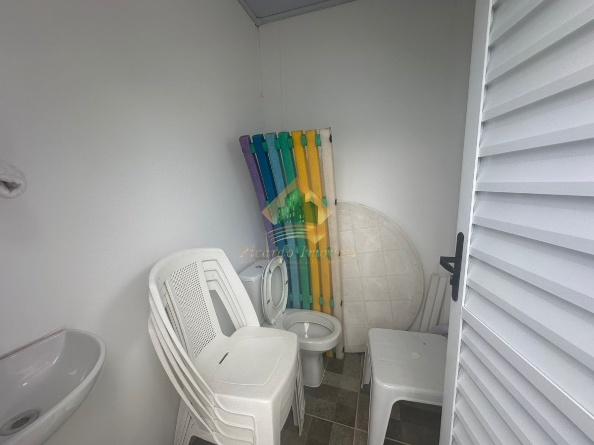 Linda casa em condomínio fechado