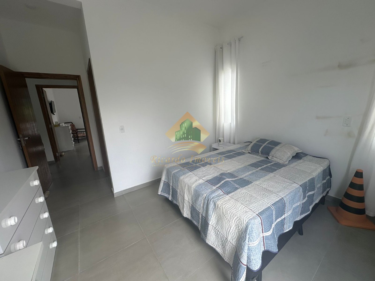 Linda casa em condomínio fechado