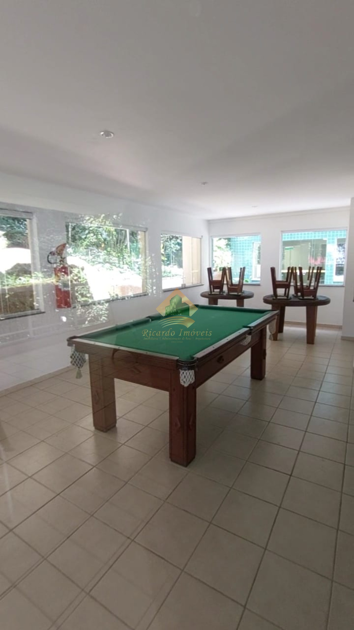 Apartamento na área nobre da praia grande a150 metros do mar