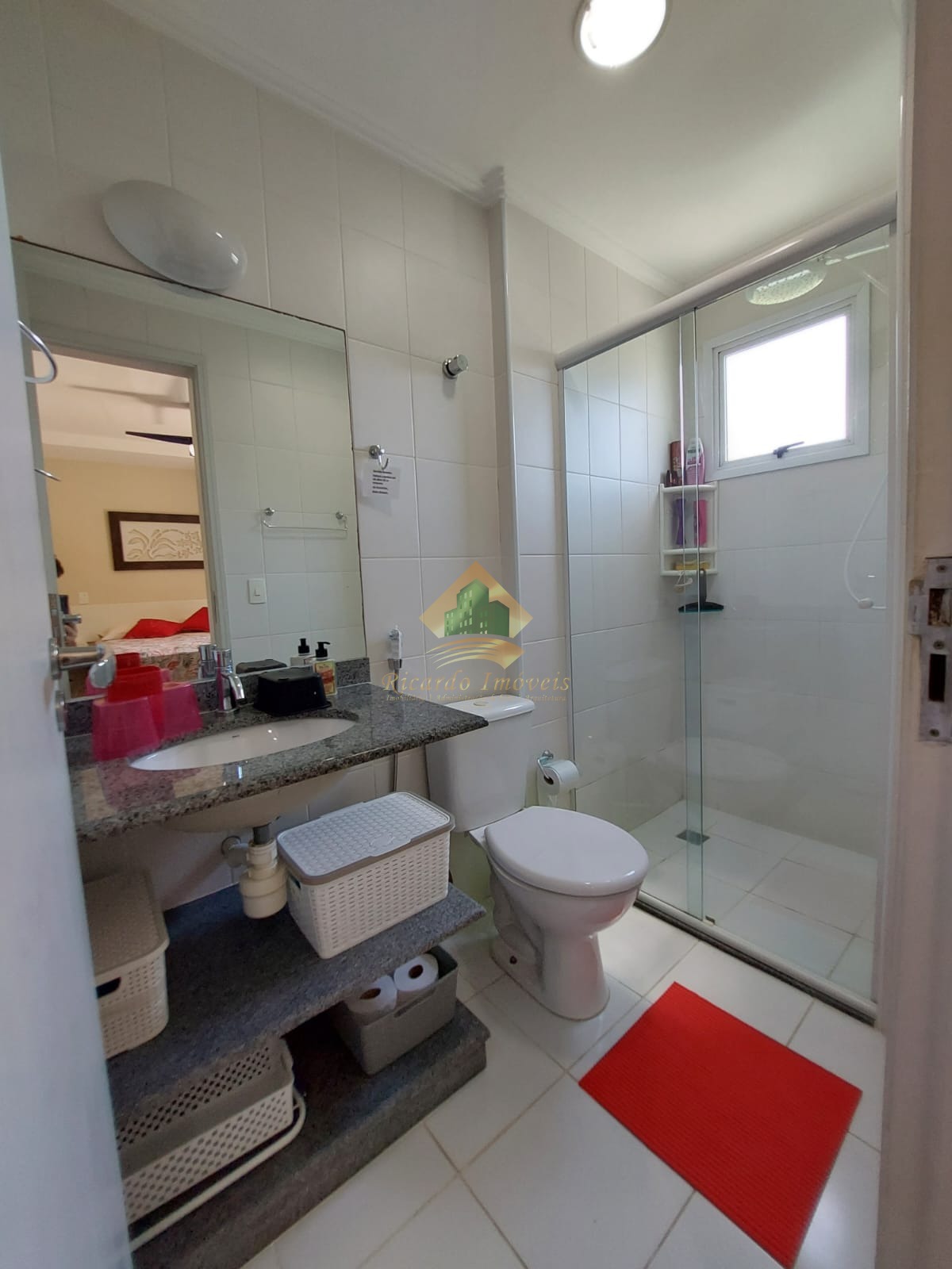 Apartamento na área nobre da praia grande a150 metros do mar