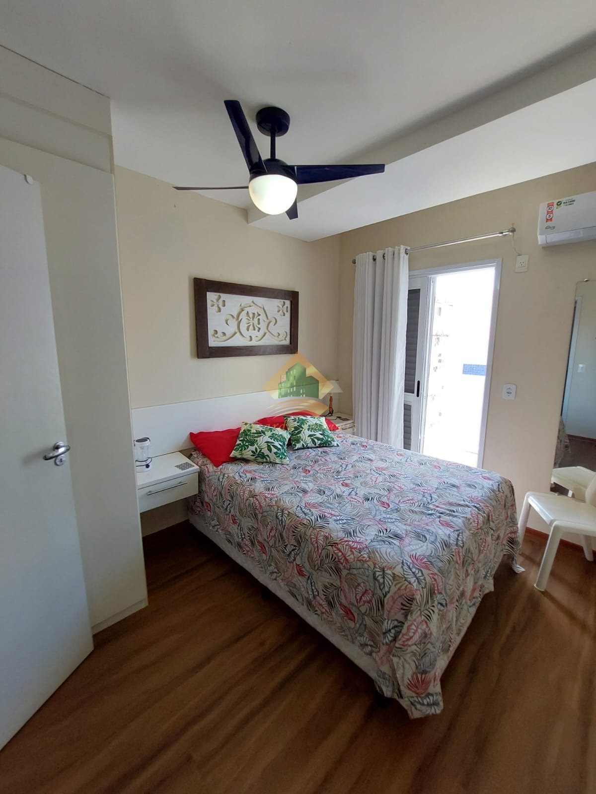 Apartamento na área nobre da praia grande a150 metros do mar