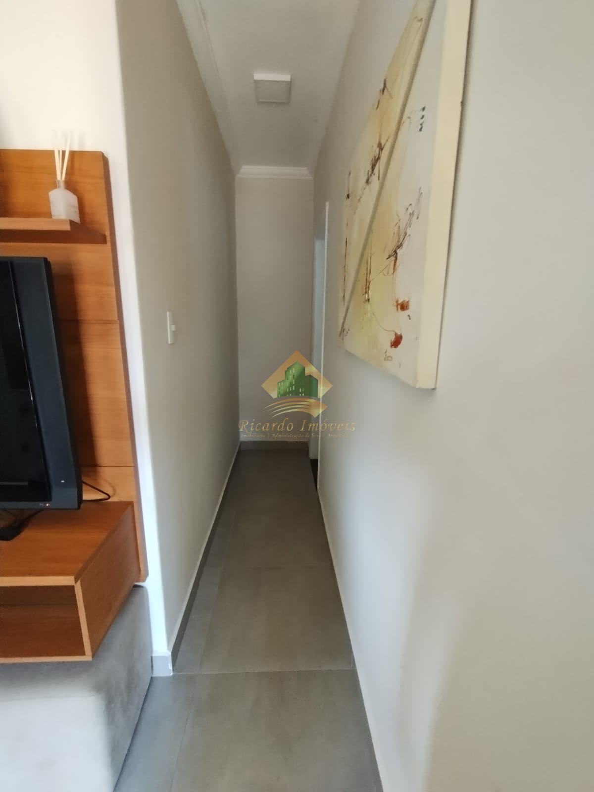 Apto com 2 Dormitórios, aconchegante, próximo a rodovia, para acesso as belas praias de Ubatuba.