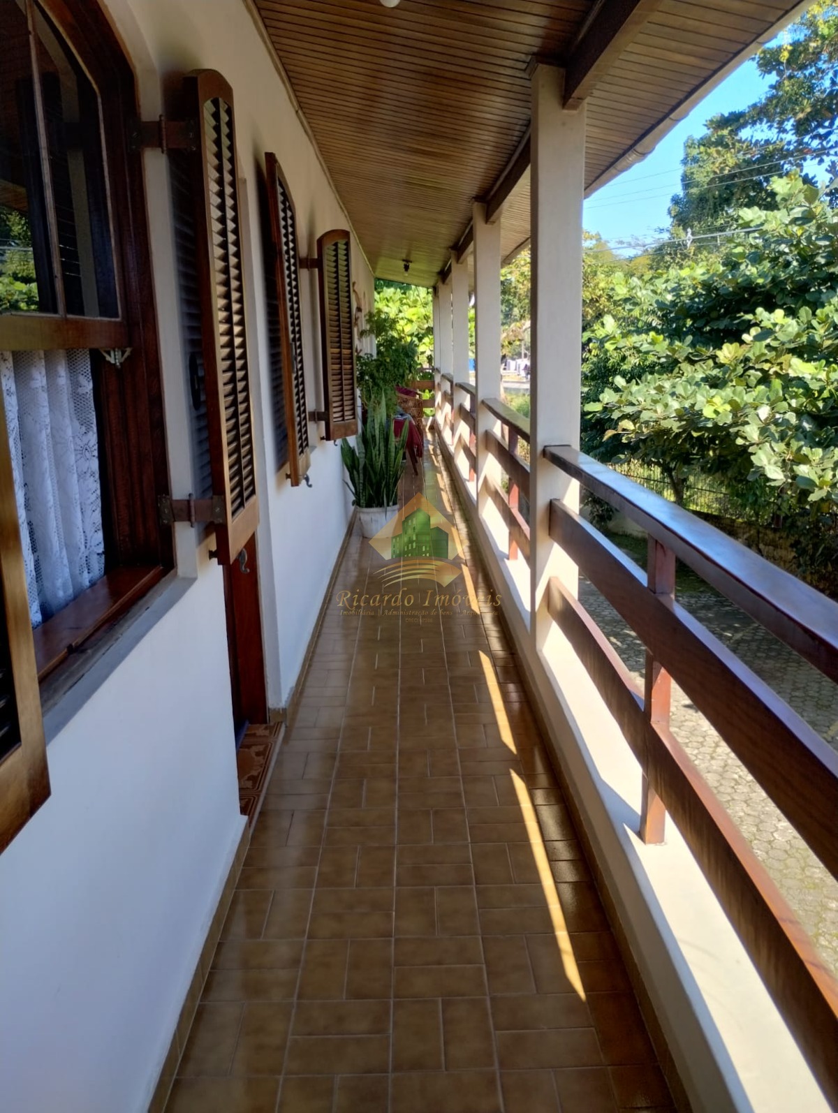 Apto com 2 Dormitórios, aconchegante, próximo a rodovia, para acesso as belas praias de Ubatuba.