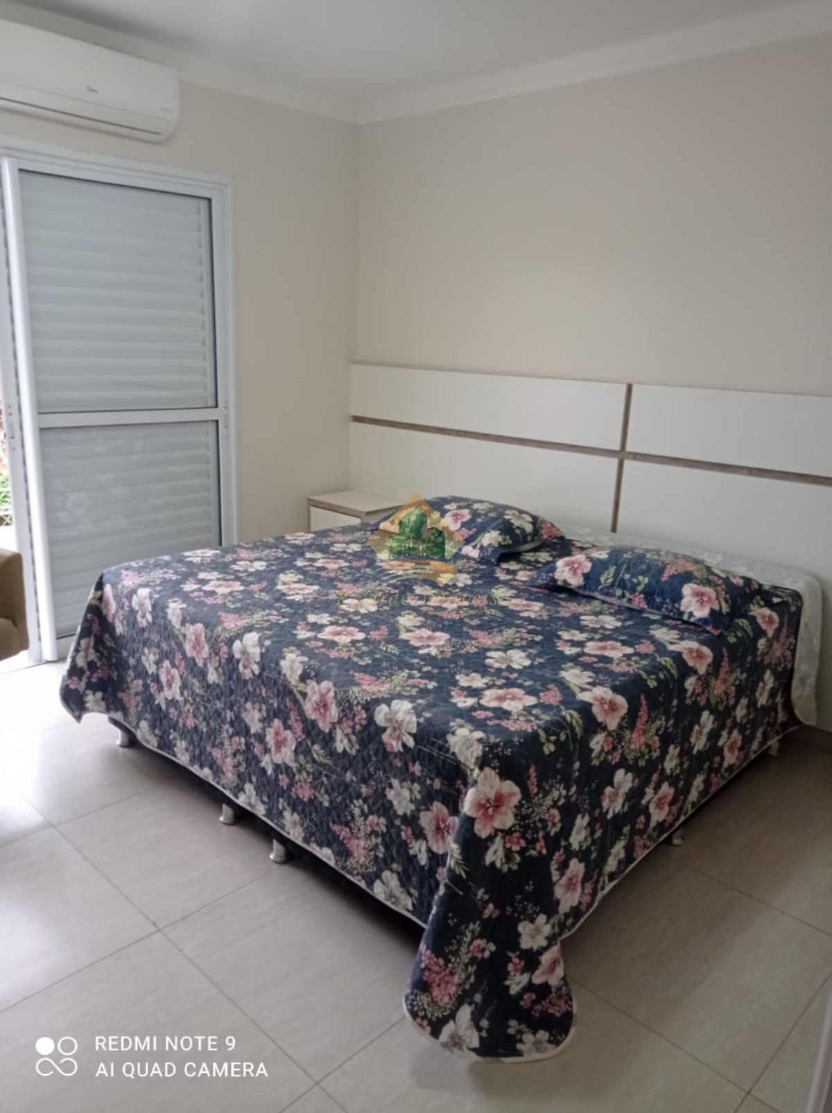 Apto com 3 dormitórios, mobiliado.
