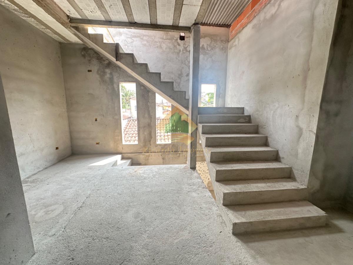 Casa em contrução oportunidade de fazer pousada