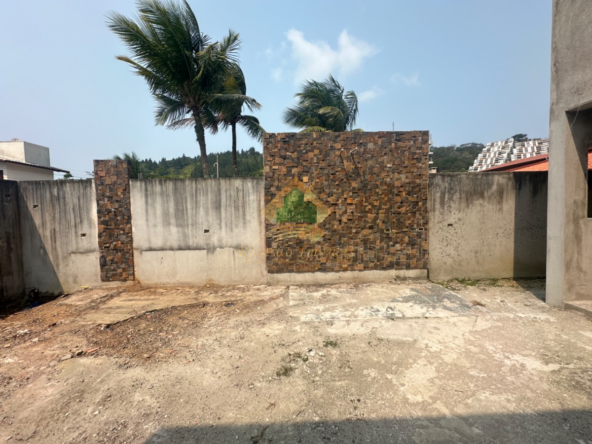 Casa em contrução oportunidade de fazer pousada