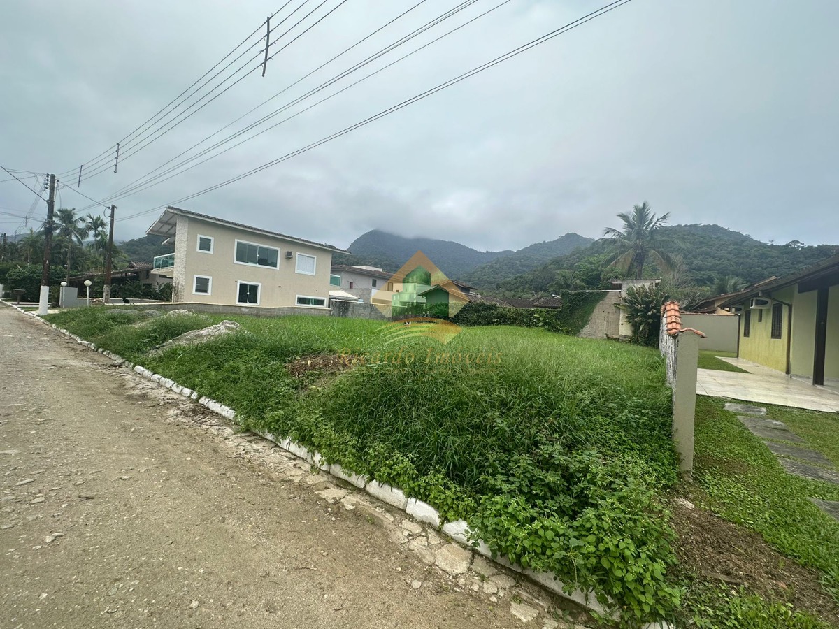 Terreno em condomínio fechado