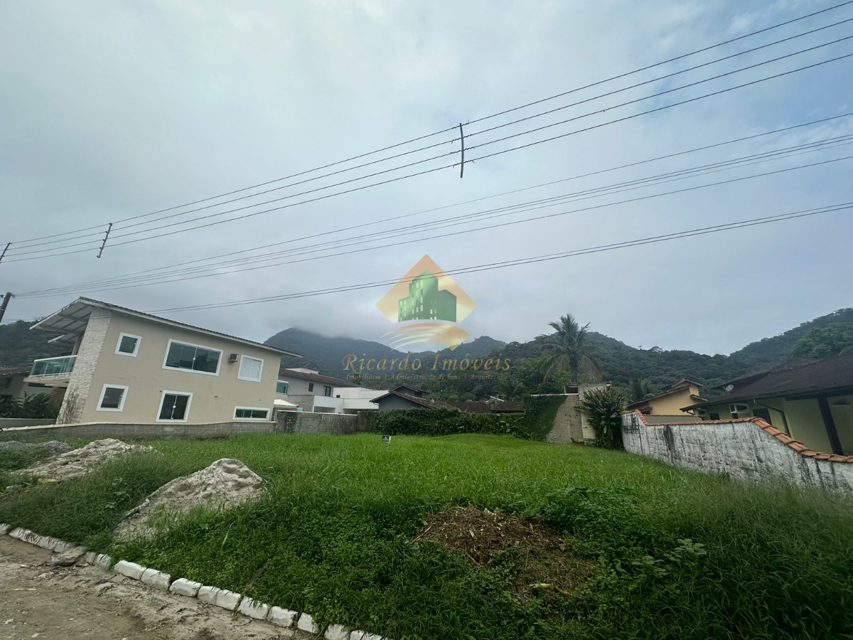 Terreno em condomínio fechado