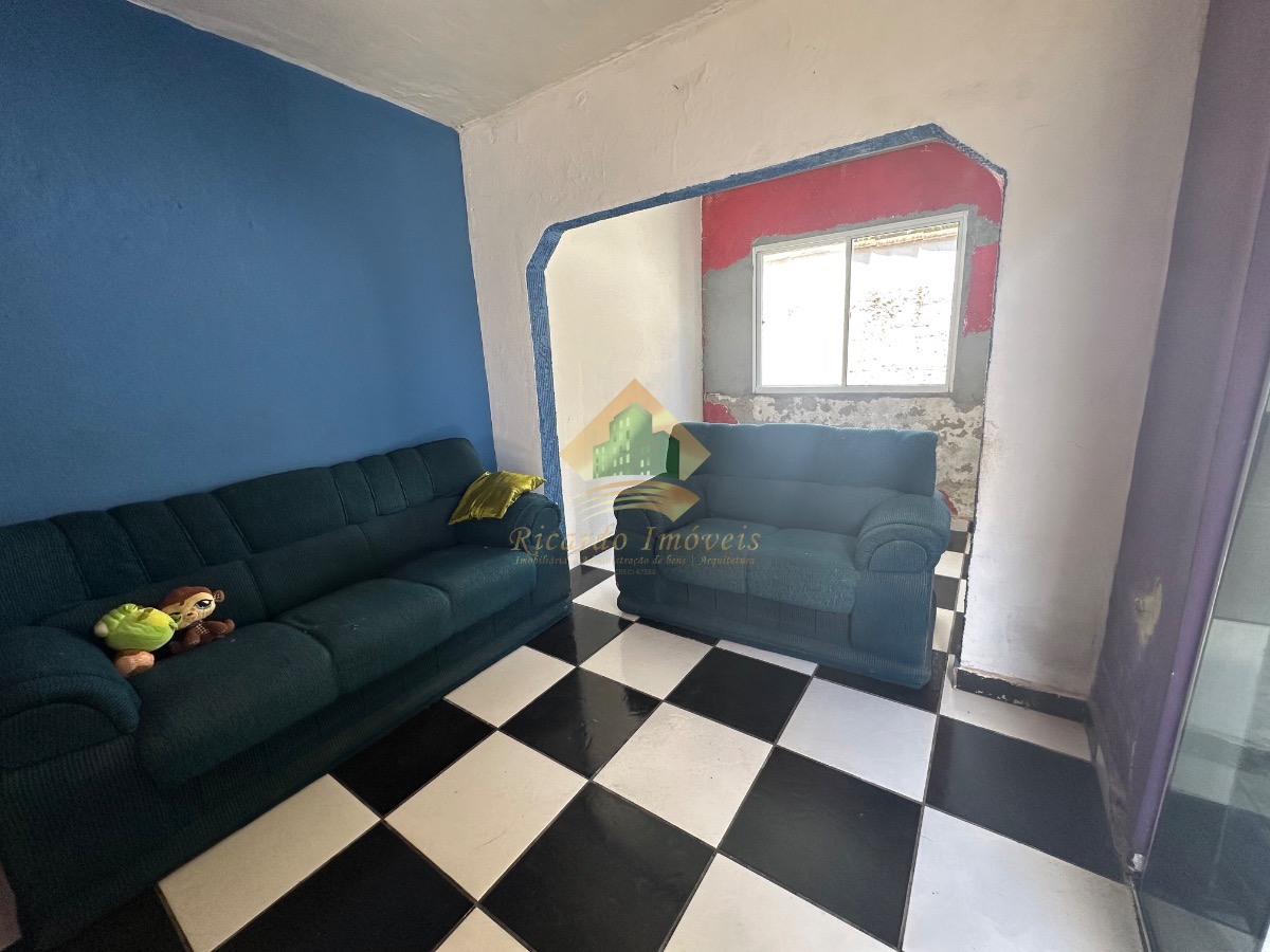 Casa com 2 dormitórios e 1 banheiro