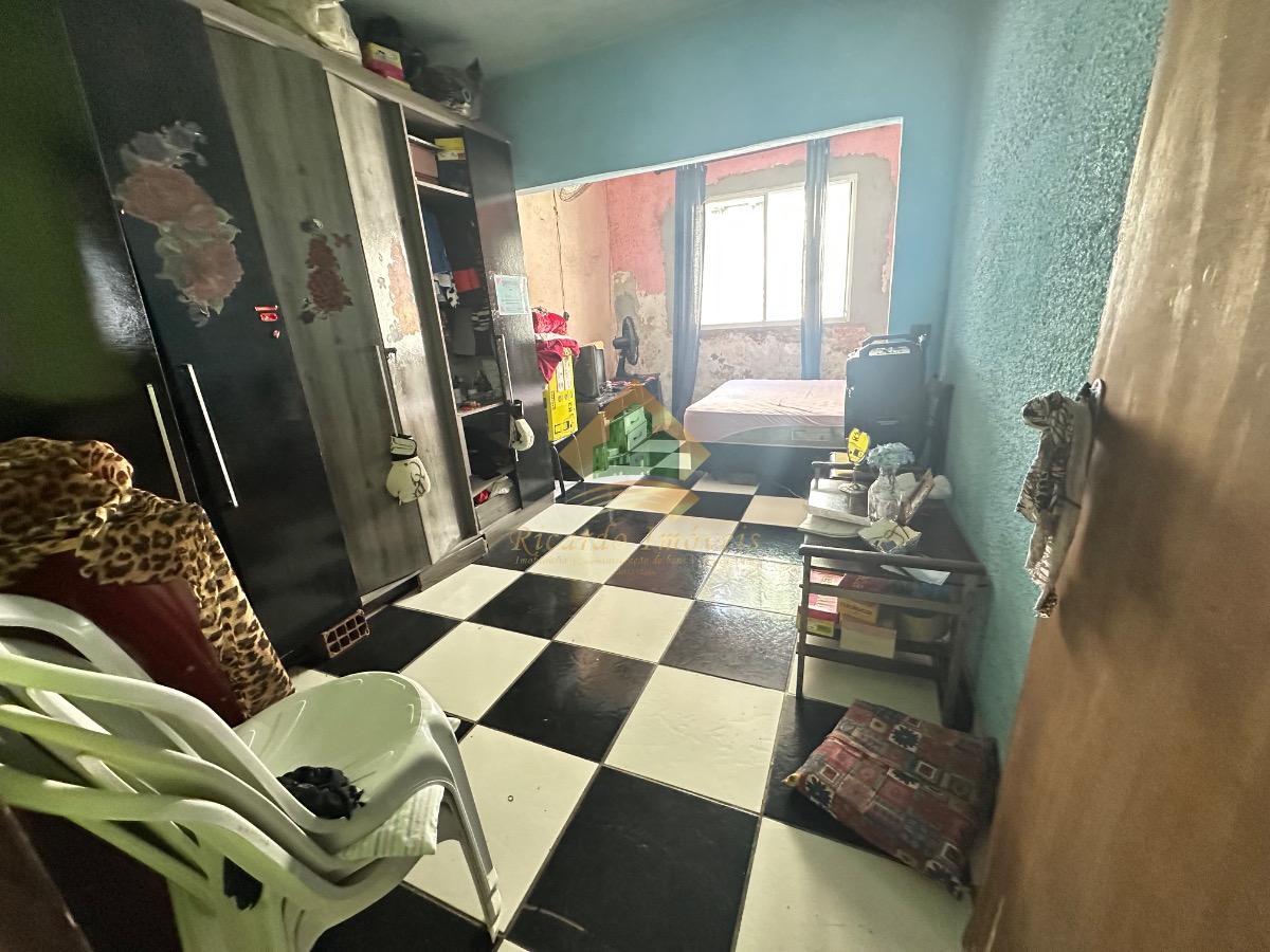 Casa com 2 dormitórios e 1 banheiro