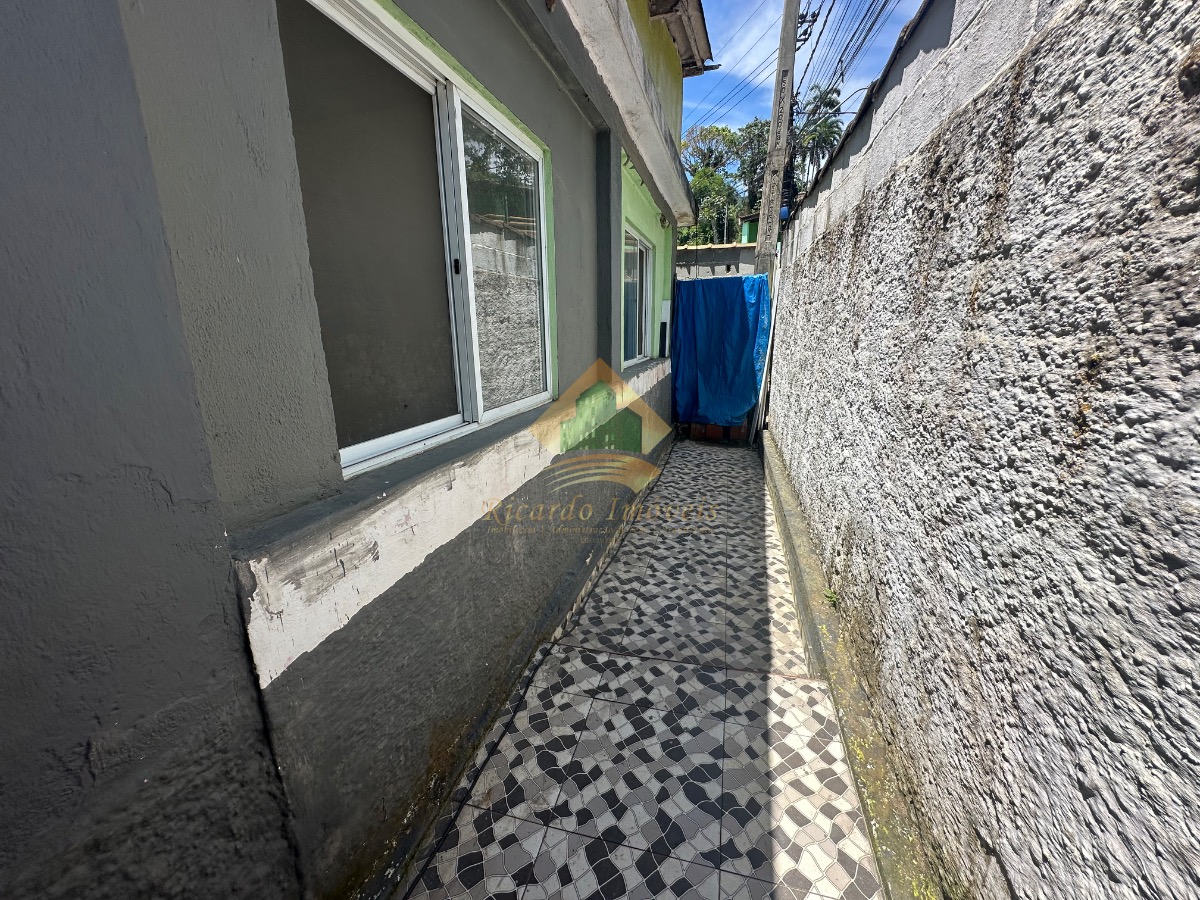 Casa com 2 dormitórios e 1 banheiro