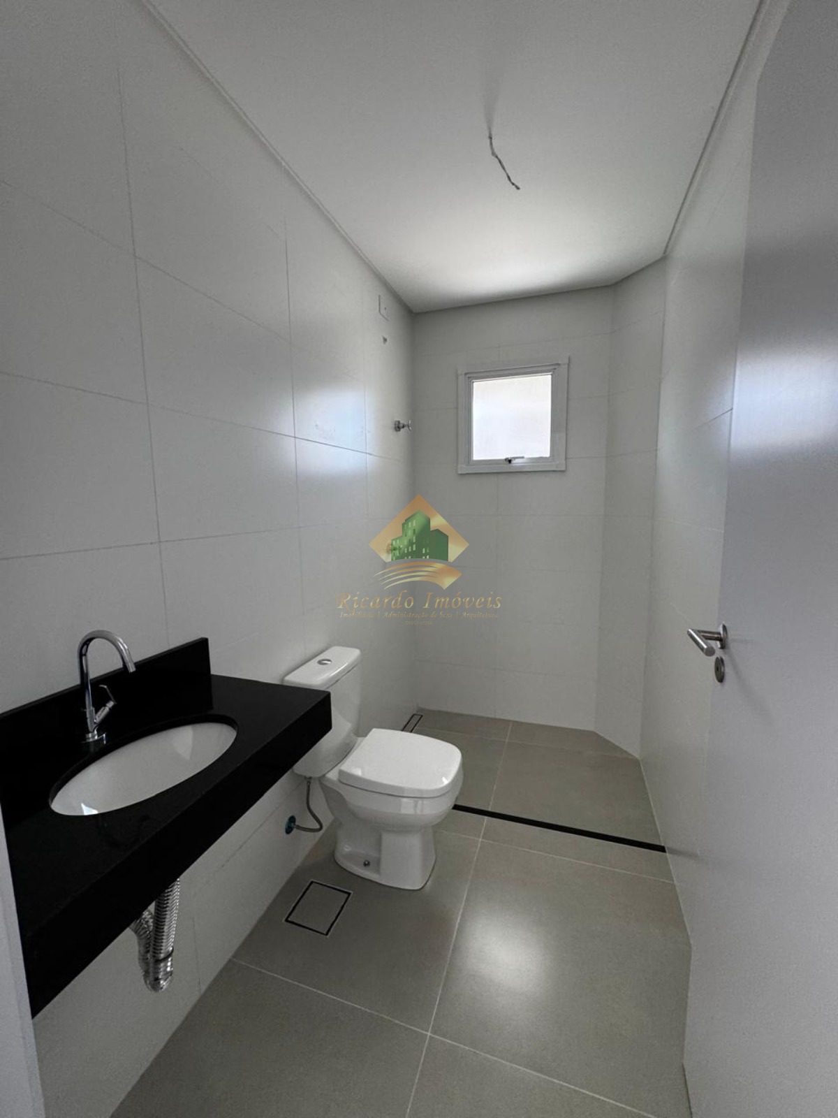 Studios novos proximo a praia temos 03 unidades no 2 andar