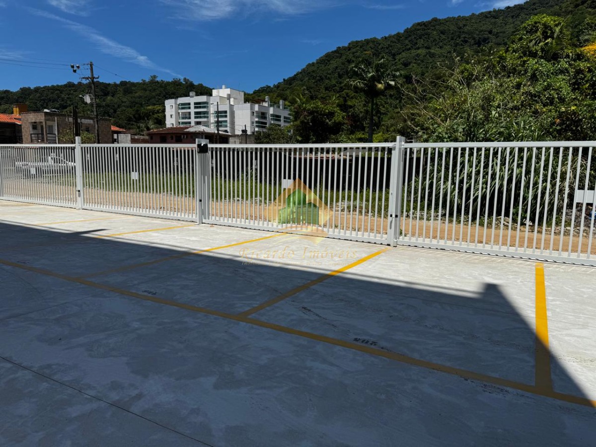 Studios novos proximo a praia temos 03 unidades no 2 andar