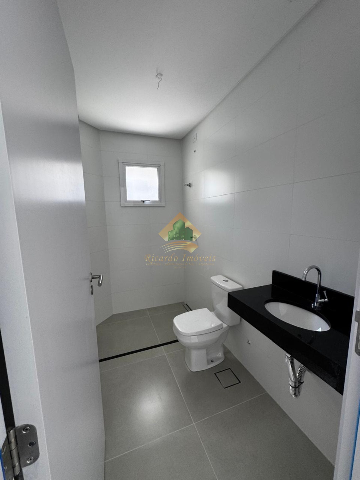 Studios novos proximo a praia temos 03 unidades no 2 andar