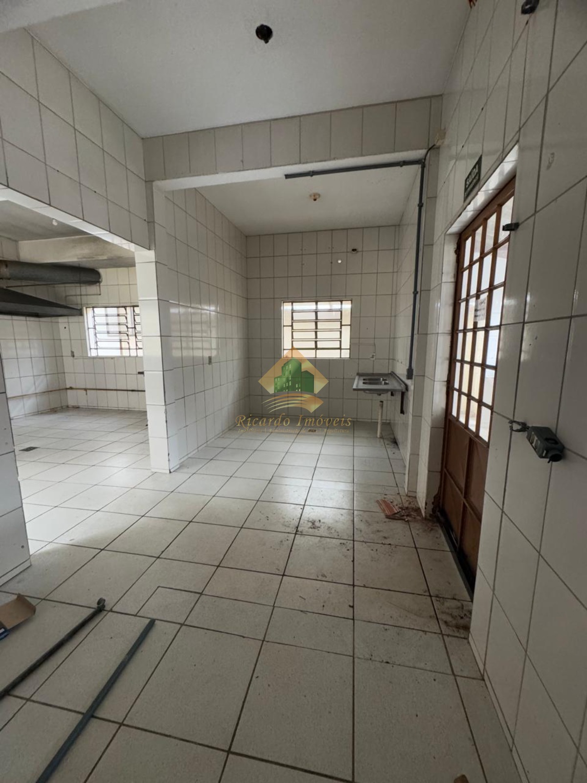 02 casa no mesmo terreno em otima localização