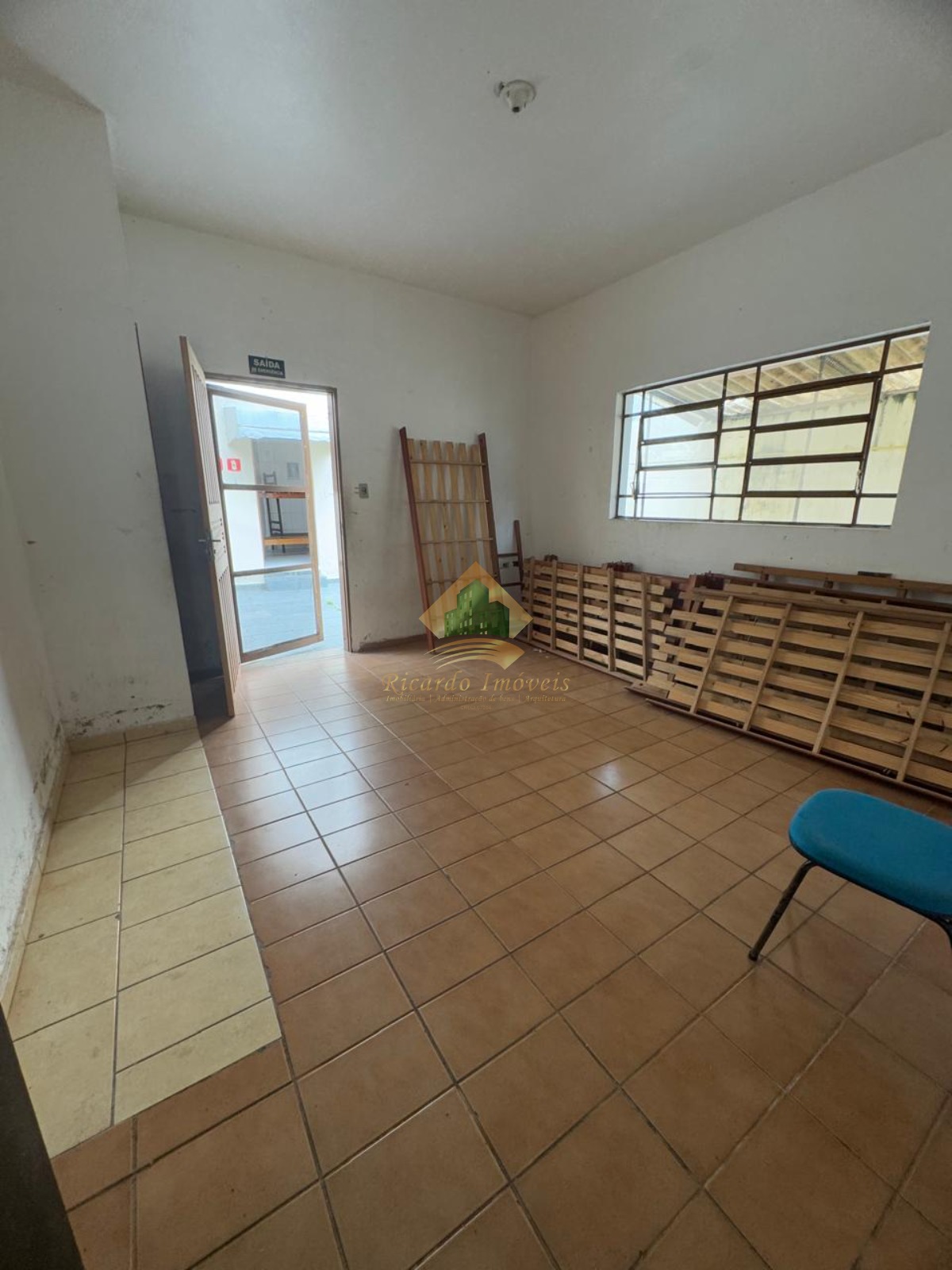 02 casa no mesmo terreno em otima localização