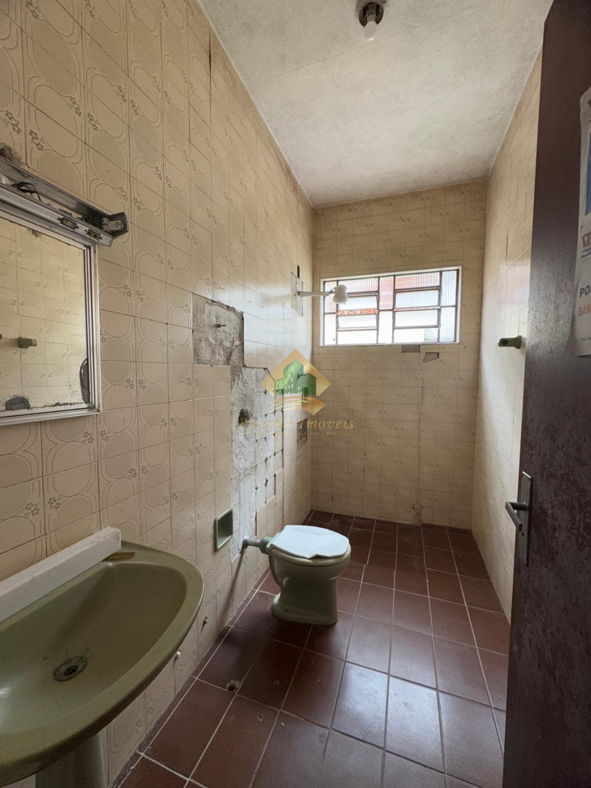02 casa no mesmo terreno em otima localização
