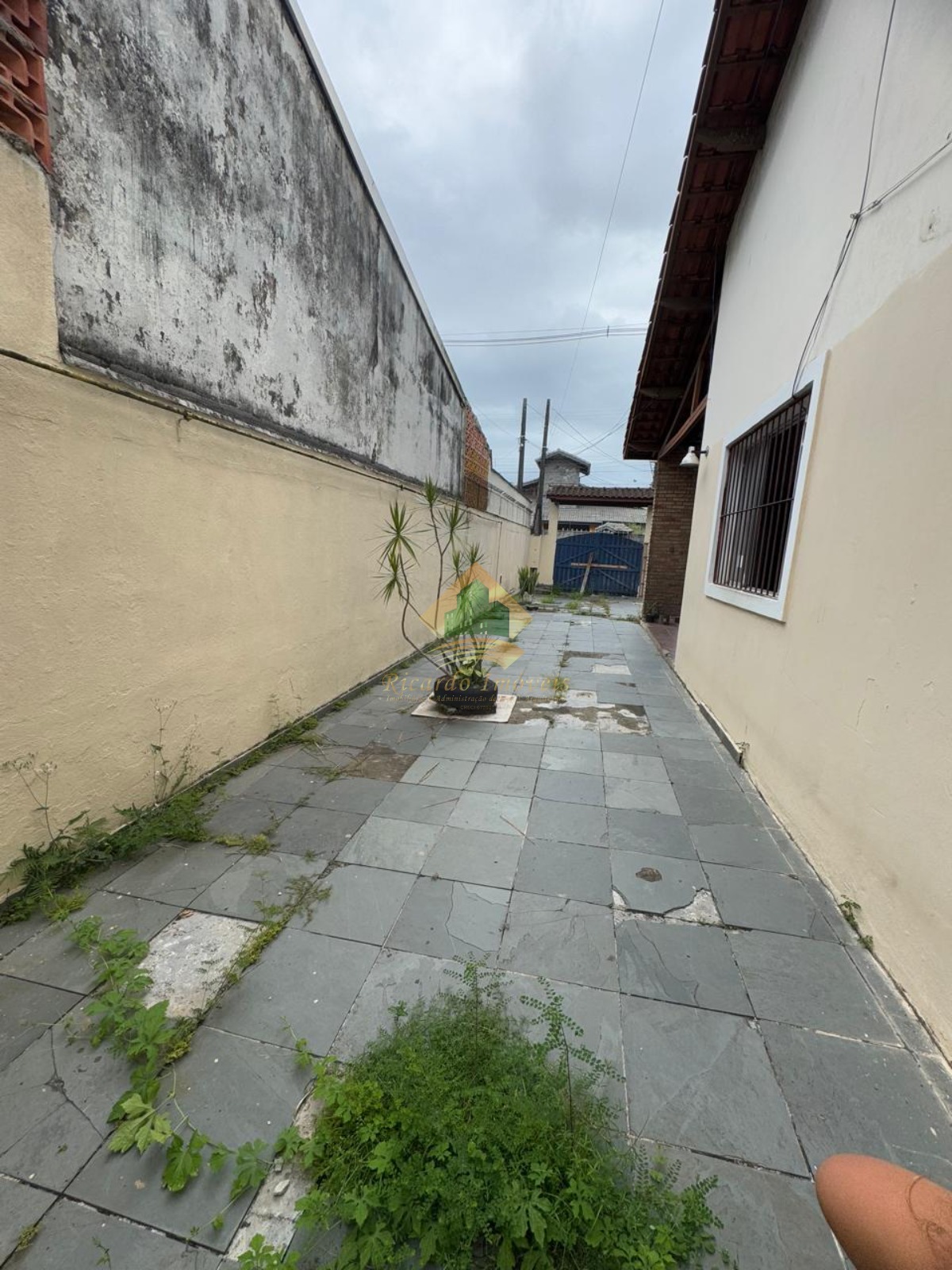 02 casa no mesmo terreno em otima localização