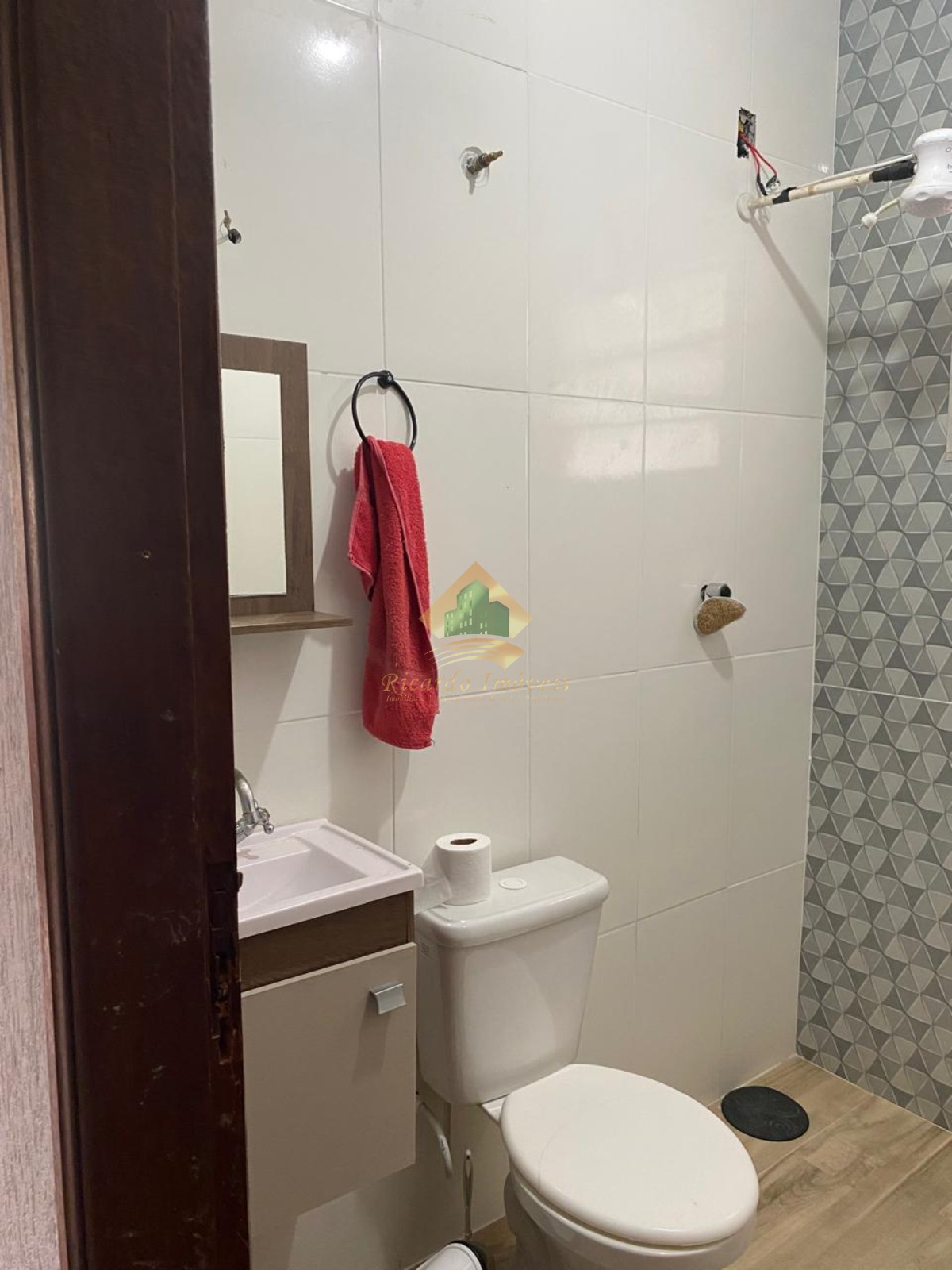Linda casa localizada no bairro perequê-açu