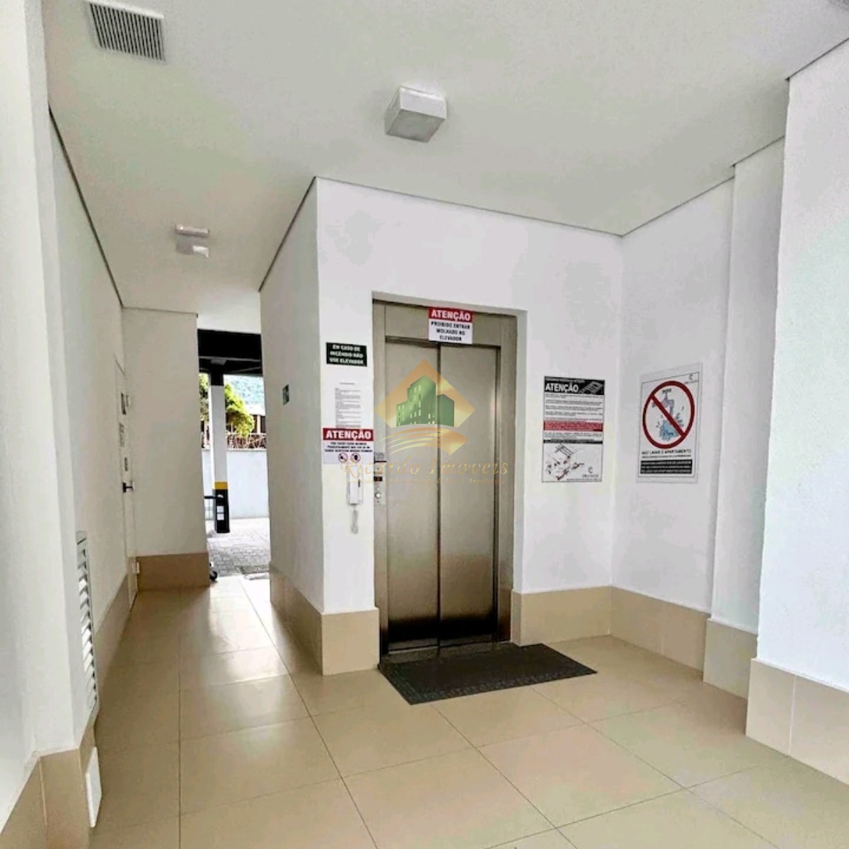 Lindo apt no pereque açu porteira fechada.
